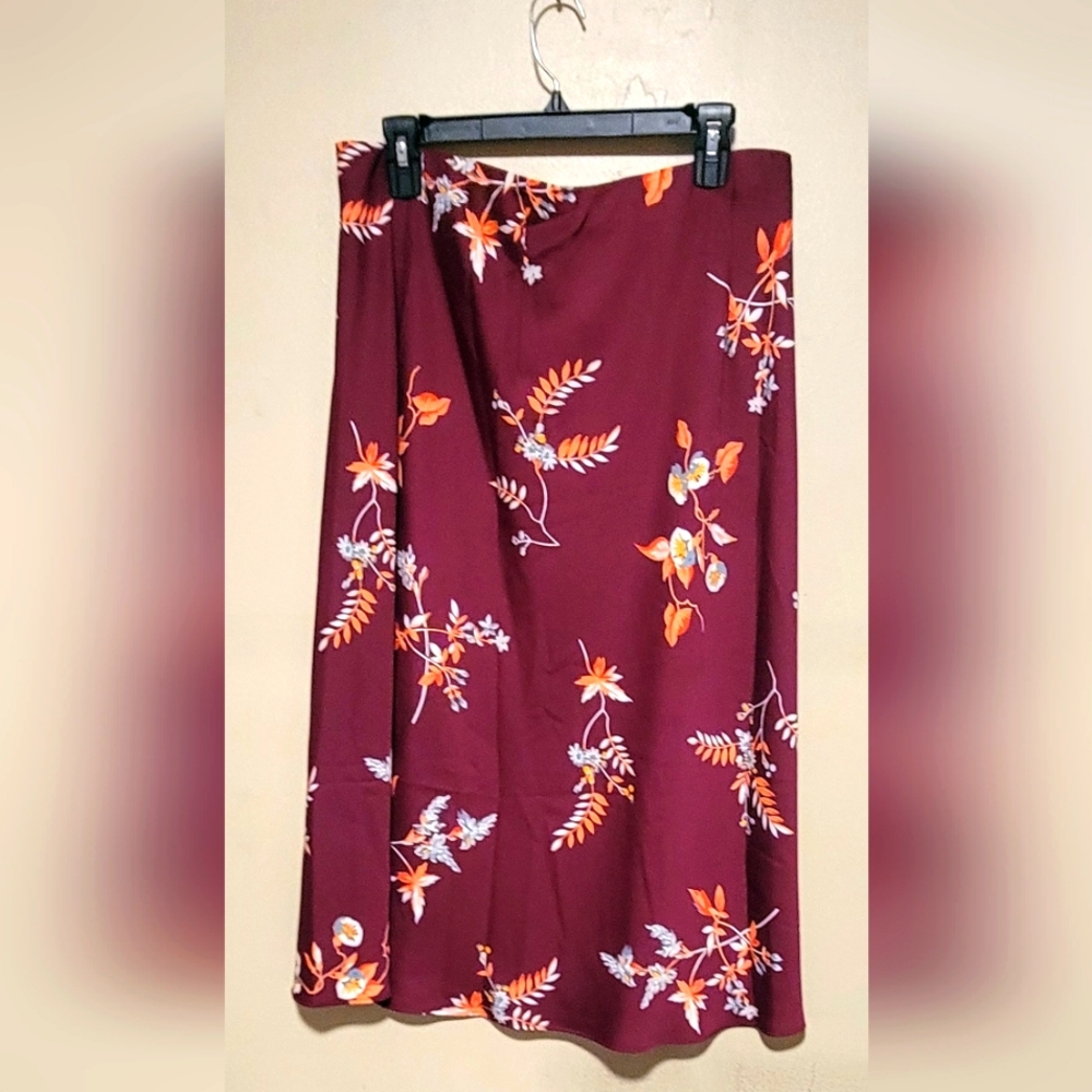 NEW Ann Taylor Maroon Floral Skirt L